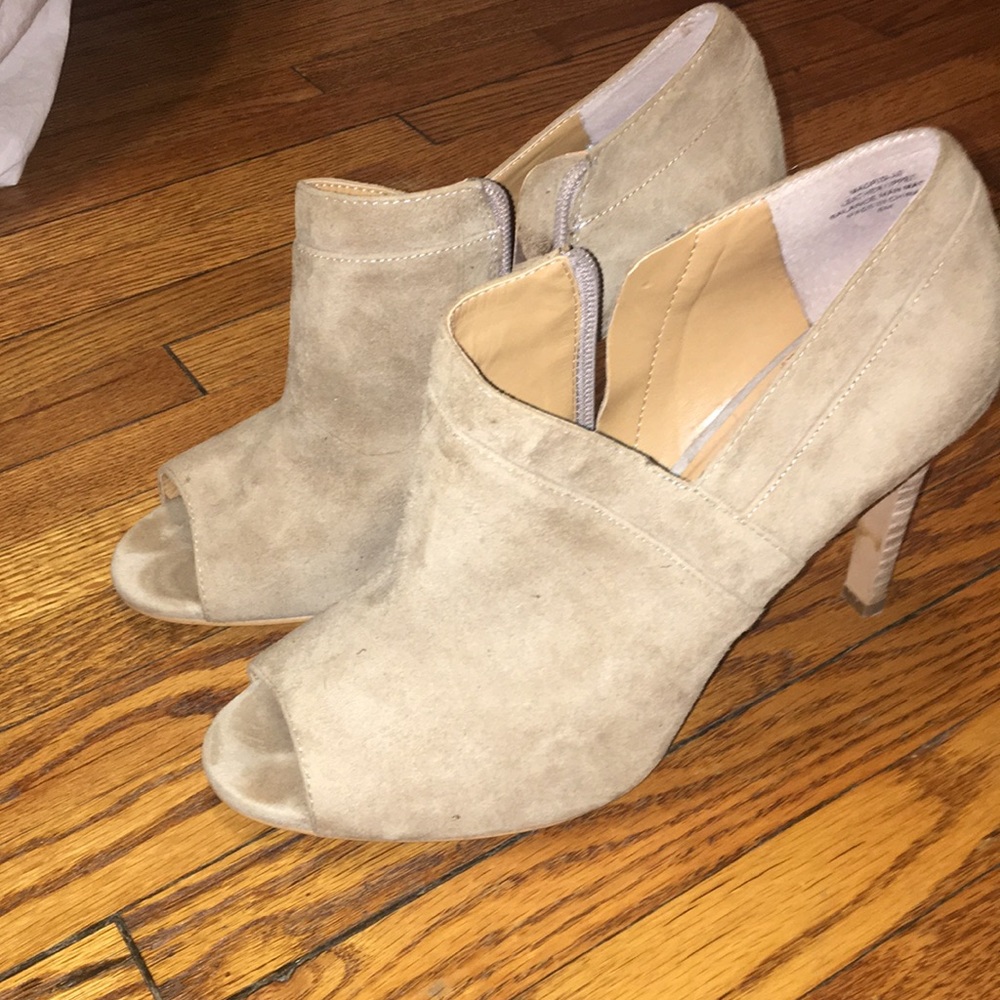 Audrey Brooke Tan Suede Booties
